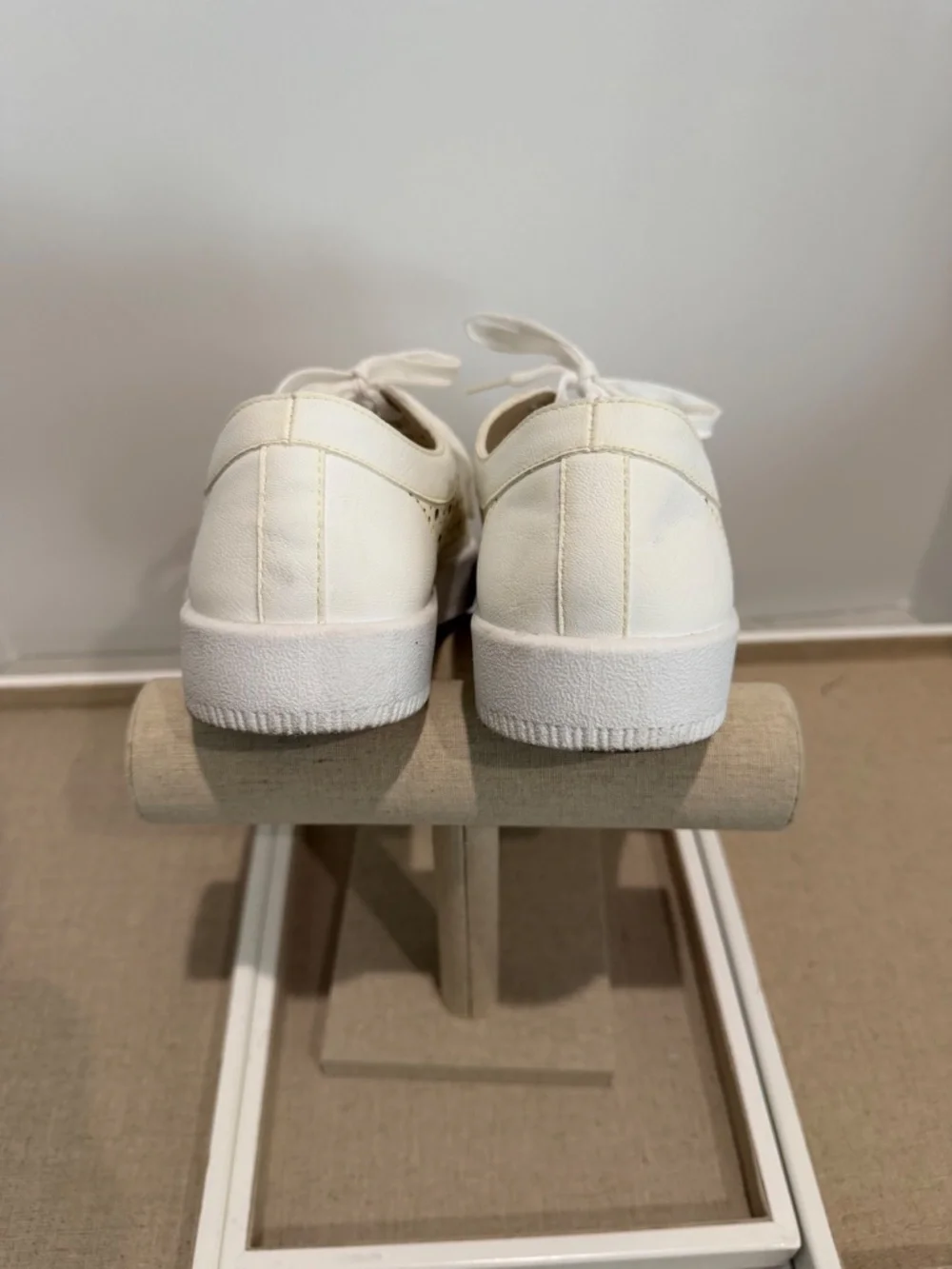 Dolce Vita White Leather Tennis shoes